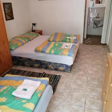 Badacsonyi Csaladi Privat Hazak *