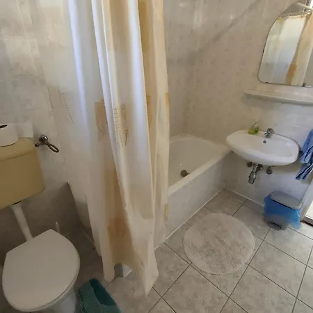 Badacsonyi Csaladi Privat Hazak アパート *