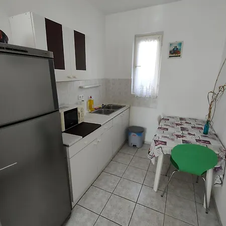 Badacsonyi Csaladi Privat Hazak バダチョニトマイ